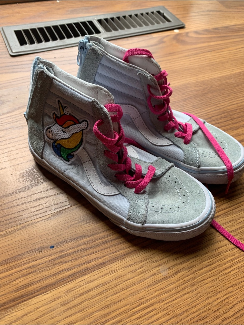 Vans Kids High-Top Sneakers with Rainbow Unicorn Patch Like New Size 1